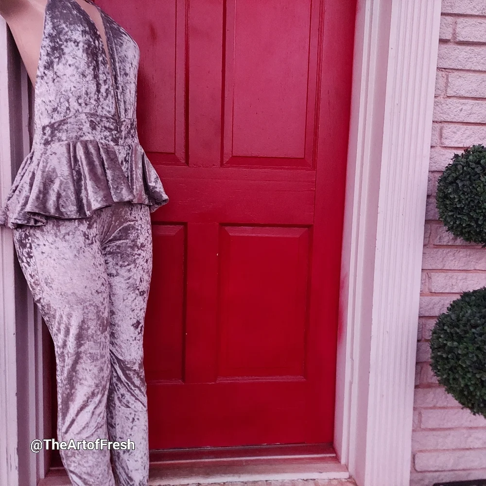 Elegant Silver Gray Velvet Jumpsuit with Halter Neckline - Picture 3 of 15